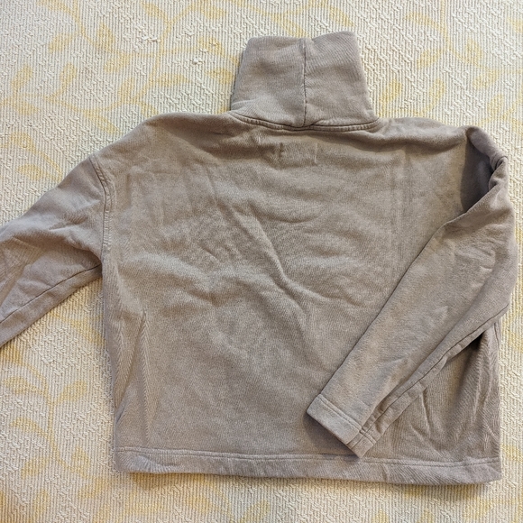 Everlane The Turtleneck Sweatshirt - Picture 4 of 5